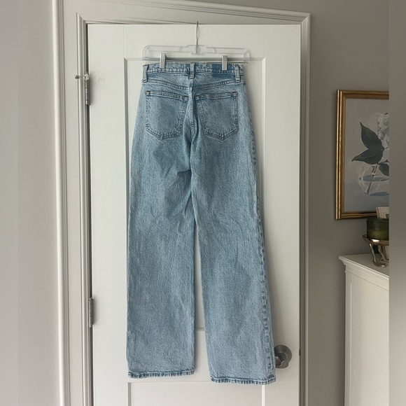 Abercrombie 90s High Rise Relaxed Jean - Picture 5 of 5